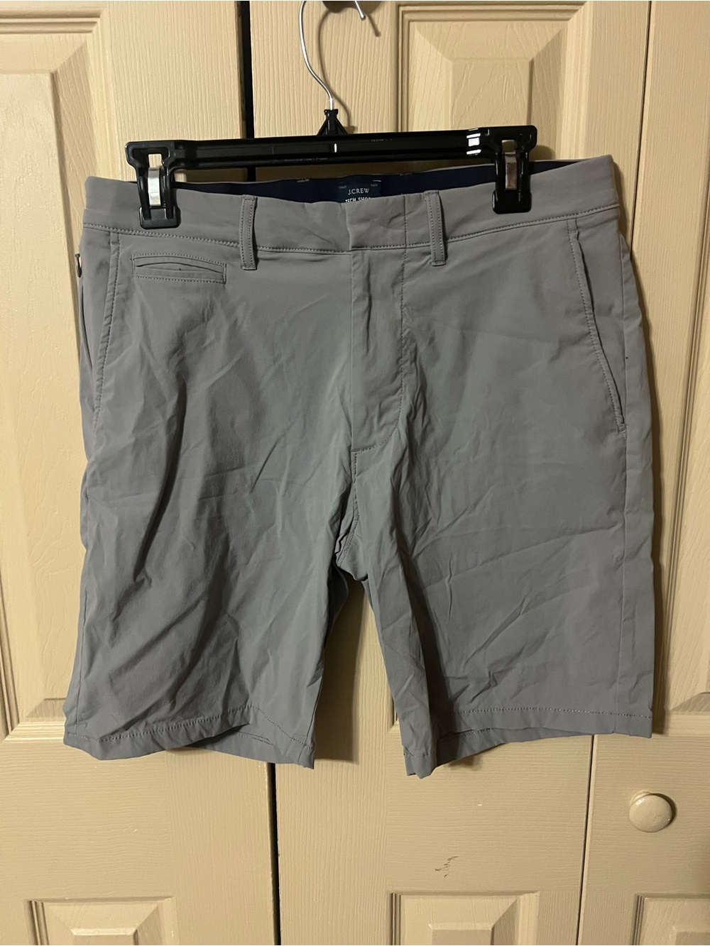 J. Crew Men’s Tech 32 Charcoal Gray Stretch Chino Shorts 9 in inseam